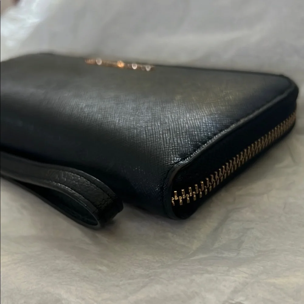 Michael Kors Elegant Black Wristlet